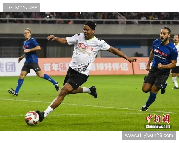 全球足坛传奇之巅:揭秘当今最强足球明星及其辉煌成就 全球足坛传奇之巅:揭秘当今最强足球明星及其辉煌成就