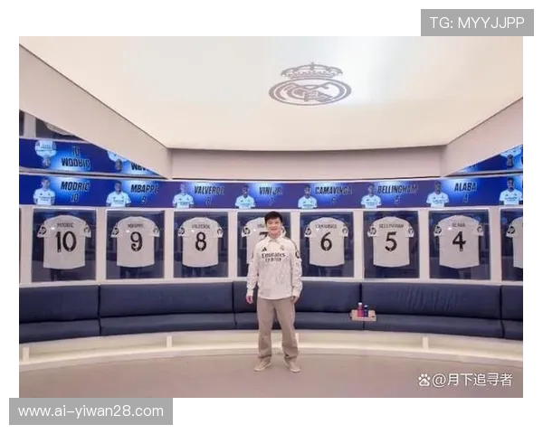 童年时光与球星合影 足球梦启航的珍贵瞬间 童年时光与球星合影 足球梦启航的珍贵瞬间